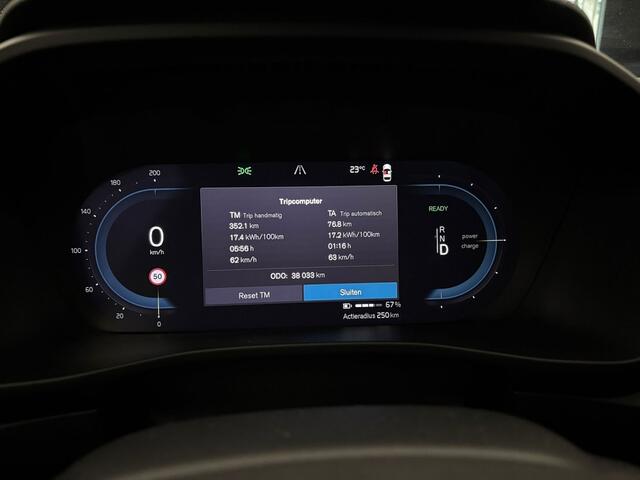 Volvo XC40 Recharge Core 70 kWh ? 1e Eigenaar