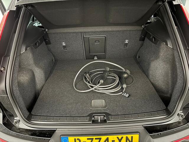 Volvo XC40 Recharge Core 70 kWh ? 1e Eigenaar
