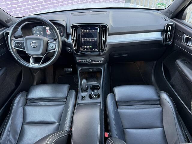 Volvo XC40 2.0 T5 AWD Intro Edition | Nieuw Binnen | Trekhaak | 2100KG trekgewicht | Schuif/kantel panoramadak | Keyless entry/start | Harman/kardon | Stoel/stuur verwarming | Standkachel | Volvo on Call |