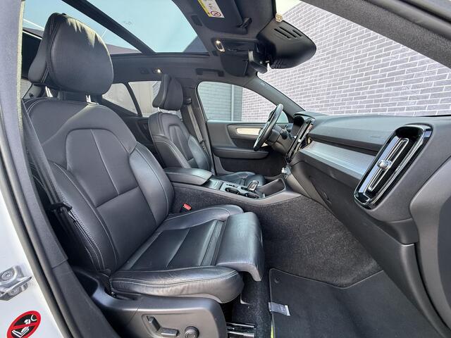 Volvo XC40 2.0 T5 AWD Intro Edition | Nieuw Binnen | Trekhaak | 2100KG trekgewicht | Schuif/kantel panoramadak | Keyless entry/start | Harman/kardon | Stoel/stuur verwarming | Standkachel | Volvo on Call |