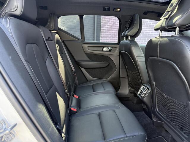 Volvo XC40 2.0 T5 AWD Intro Edition | Nieuw Binnen | Trekhaak | 2100KG trekgewicht | Schuif/kantel panoramadak | Keyless entry/start | Harman/kardon | Stoel/stuur verwarming | Standkachel | Volvo on Call |