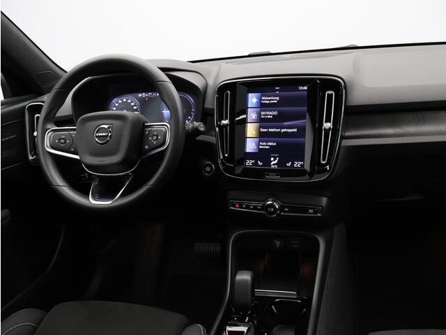 Volvo XC40 T5 262PK Plug-in hybrid Ultimate Dark / Trekhaak / Panoramisch Dak / 20" / 360gr Camera / Elekt. Verstelbare Stoelen / Keyless / Harman Kardon / Stoel+stuurwiel Verwarming /