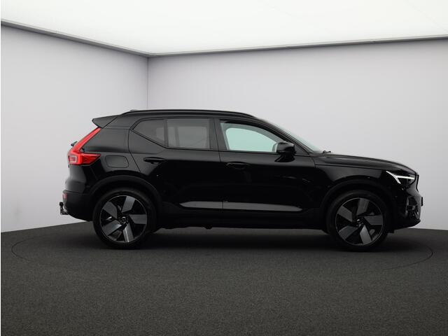Volvo XC40 T5 262PK Plug-in hybrid Ultimate Dark / Trekhaak / Panoramisch Dak / 20" / 360gr Camera / Elekt. Verstelbare Stoelen / Keyless / Harman Kardon / Stoel+stuurwiel Verwarming /