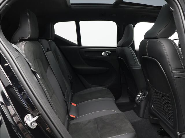Volvo XC40 T5 262PK Plug-in hybrid Ultimate Dark / Trekhaak / Panoramisch Dak / 20" / 360gr Camera / Elekt. Verstelbare Stoelen / Keyless / Harman Kardon / Stoel+stuurwiel Verwarming /