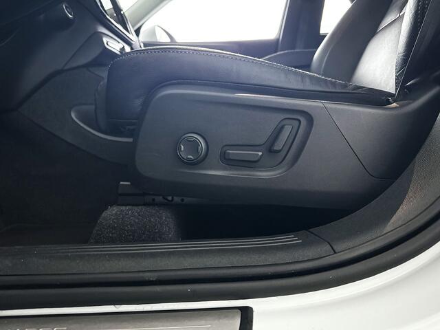Volvo XC40 T5 Recharge Plug-in Hybrid Inscription | Panoramadak | Stoel- stuurverwarming | Harman Kardon