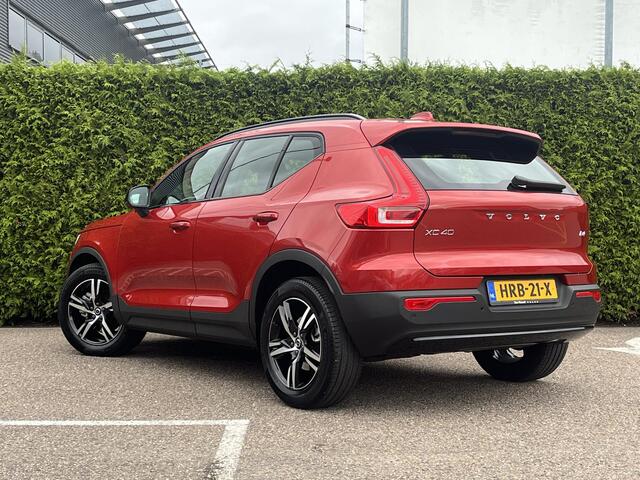 Volvo XC40 B4 Plus Dark Pilot Assist | Trekhaak | H&K Audio | Elektr. stoel