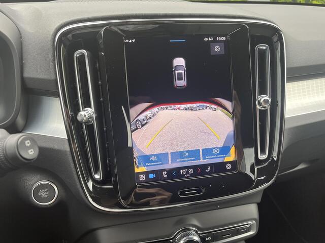 Volvo XC40 B4 Plus Dark Pilot Assist | Trekhaak | H&K Audio | Elektr. stoel