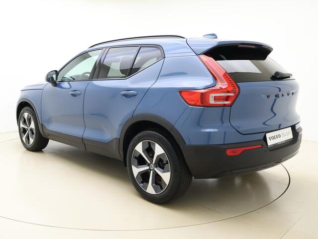 Volvo XC40 B3 177pk Plus Dark / Elektr. Stoelen / 19'' / Harman&Kardon / Noodreservewiel / Getint glas / Verw. Voorruit / ACC / BLIS / Elektr. Achterklep / Keyless / Mistlampen /