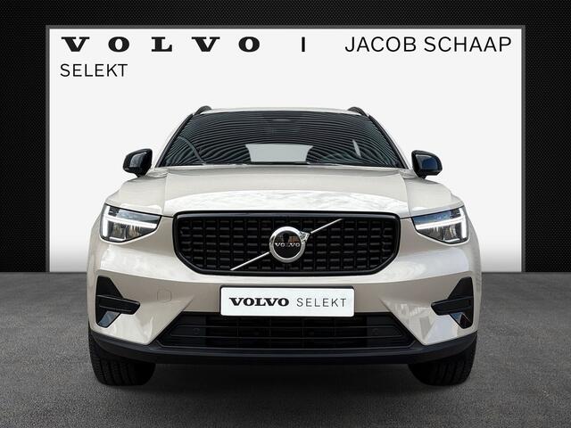 Volvo XC40 2.0 B4 Plus Dark / Trekhaak / 18" Velgen / Harman Kardon Audio / Verwarmde voorruit /