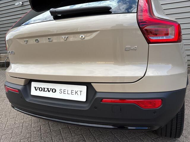 Volvo XC40 2.0 B4 Plus Dark / Trekhaak / 18" Velgen / Harman Kardon Audio / Verwarmde voorruit /