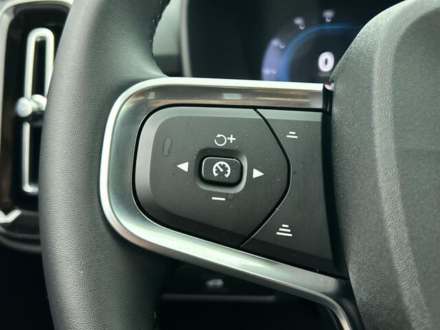 Volvo XC40 2.0 B4 Plus Dark