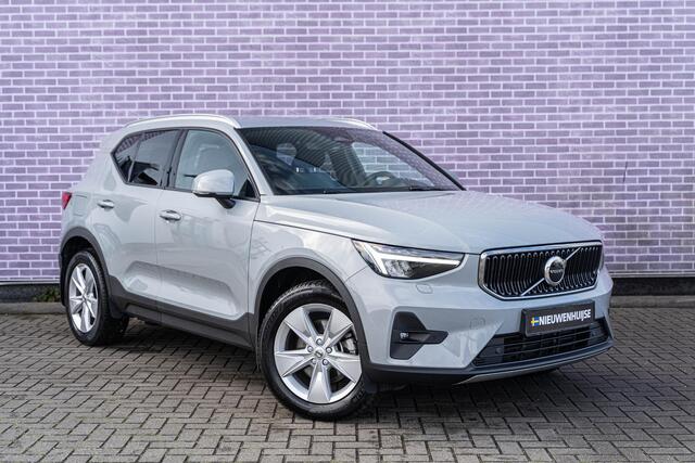 Volvo XC40 B4 Core | Trekhaak | Adaptive Cruise | BLIS | Stoel/stuur/achterbankverwarming | Extra getint glas | Standkachel | Park assist voor en achter | Google Maps