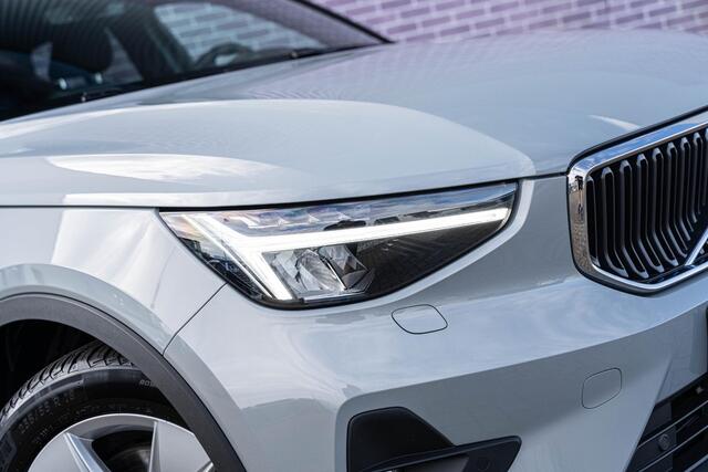 Volvo XC40 B4 Core | Trekhaak | Adaptive Cruise | BLIS | Stoel/stuur/achterbankverwarming | Extra getint glas | Standkachel | Park assist voor en achter | Google Maps
