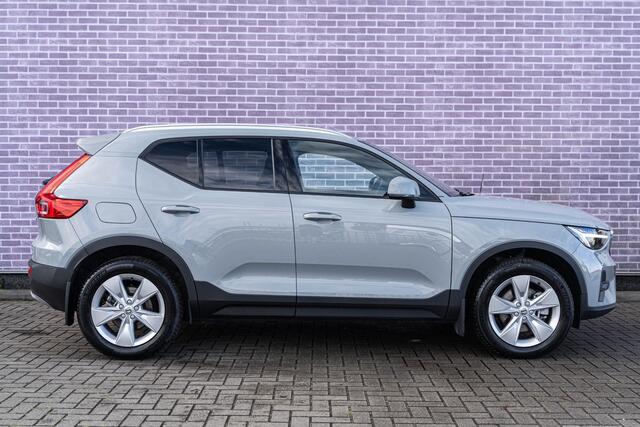 Volvo XC40 B4 Core | Trekhaak | Adaptive Cruise | BLIS | Stoel/stuur/achterbankverwarming | Extra getint glas | Standkachel | Park assist voor en achter | Google Maps