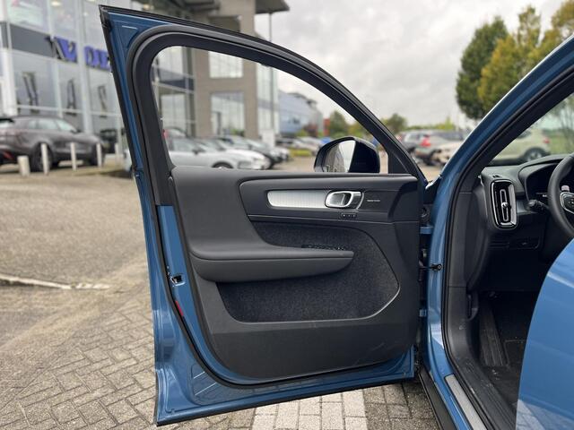 Volvo XC40 B4 Plus Dark