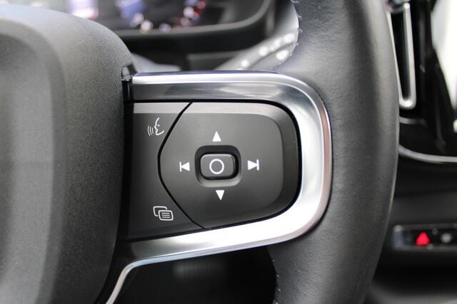 Volvo XC40 1.5 T3 Momentum | Trekhaak | Cruise control | Navigatie | Stoel-/Stuurverwarming