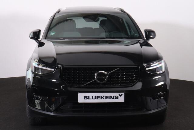 Volvo XC40 T5 Recharge Plus Dark - Panorama/schuifdak - IntelliSafe Assist - Harman/Kardon audio - Parkeercamera achter - Verwarmde voorstoelen & stuur - Parkeersensoren voor & achter - Elektr. bedienb. voorstoelen met geheugen links - Draadloze tel. lader - Extra g