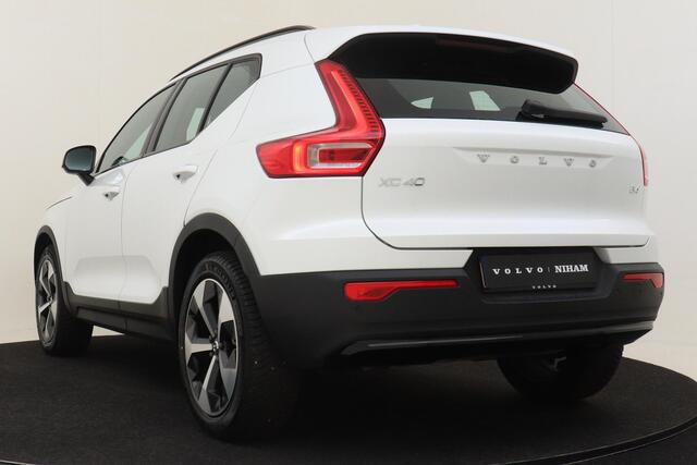 Volvo XC40 B4 (M-HYBRID) PLUS DARK -CAMERA|ADAP.CRUISE|VERW.VOORRUIT|TREKHAAK|HARMAN/KARDON|19"