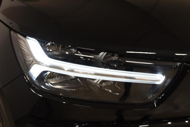 Volvo XC40 T5 262PK Automaat Plug-in Hybrid Inscription / Navigatie / Leren bekleding / Parkeersensoren v+a / Achteruitrijcamera / Cruise Control / Elektrische achterklep / 19" LM-Velgen