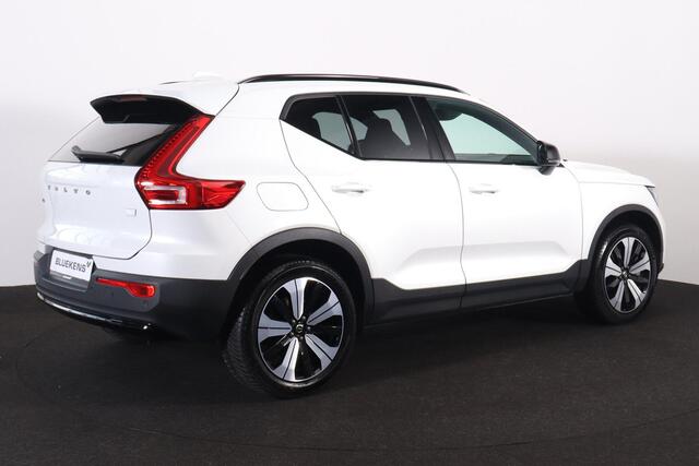 Volvo XC40 T5 Recharge Plus Dark - IntelliSafe Assist - 360º Camera - Harman/Kardon audio - Verwarmde voorstoelen & stuur - Parkeersensoren voor & achter - Elektr. bedienb. voorstoelen met geheugen links - Draadloze tel. lader - Extra getint glas - 19' LMV