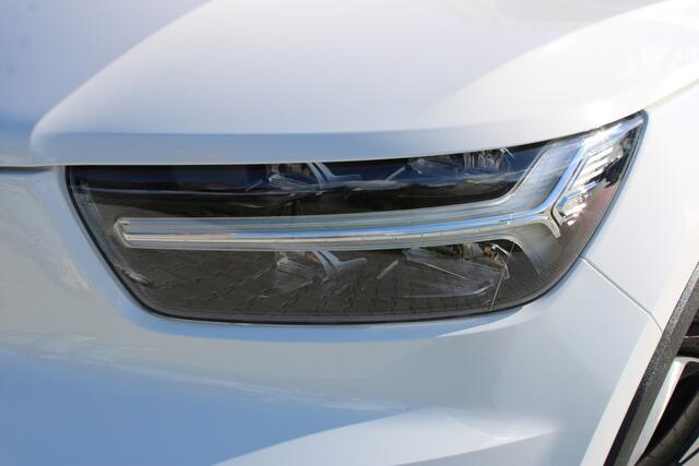 Volvo XC40 1.5 T5 Twin Engine Momentum Pro | Incl. 12 maanden garantie | 100% onderhouden | Cruise control | Climate control | Apple carplay/Android auto | Parkeercamera | Stoelverwarming |