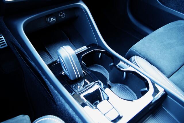 Volvo XC40 1.5 T4 211 PK Recharge R-Design Expression, LED, Leder-Alcantara, Camera