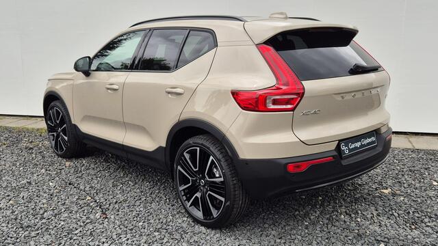 Volvo XC40 2.0 B3 Ulta Dark Vol uitgerust 21"Licht metaal - 360 Camera - Panorama schuifkantel dak