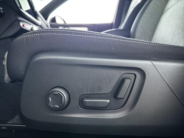 Volvo XC40 B4 Plus Dark | Parkeercamera | Stoel- en Stuurverwarming | Harman Kardon | Trekhaak