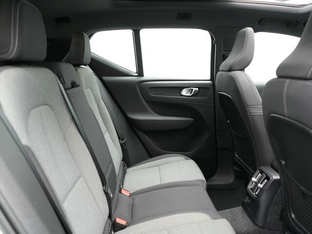 Volvo XC40 T4 Recharge Inscription Plug In Hybrid 211pk Dealer O.H PHEV | Panodak | Adaptive Cruise | Apple Carplay | Stoelen & Stuur Verwarmd | Camera | Navigatie | Keyless | Virtual | DAB |