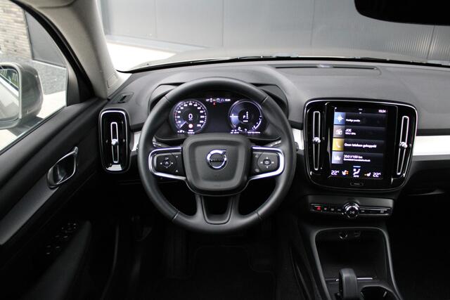 Volvo XC40 1.5 T4 Recharge Inscription - Pilot Assist - Navi - Camera - Stoel/Stuurverwarming - LED - Rijklaar