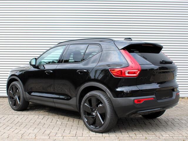 Volvo XC40 2.0 B4 Plus Black Edition Automaat / Panoramadak / Privacy Glass / Microtech Nubuck bekleding / Google Maps