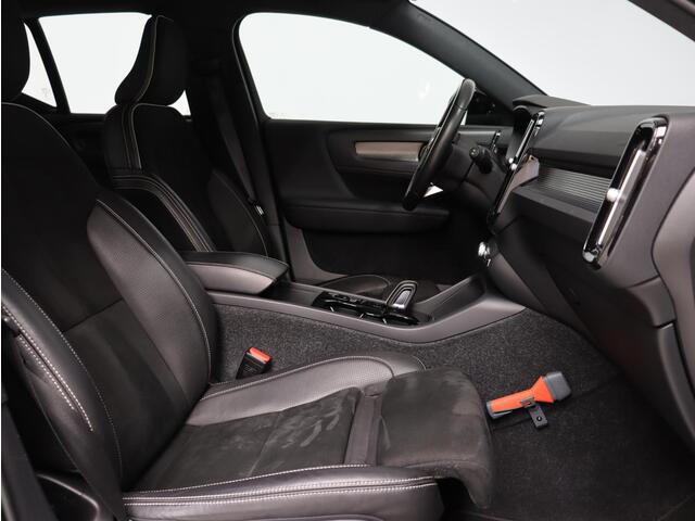 Volvo XC40 T2 Automaat R-Design Volvo XC40 T2 129PK / Automaat R-Design / Park Assist Pack / adaptieve cruise control / BLIS / Key Less / 18"/