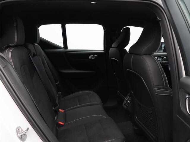 Volvo XC40 2.0 B4 Plus Black Edition / Nubuck Bekleding / Harman Kardon / Stoel+Stuurverwarming / Adaptive Cruise / Pilot Assist / BLIS / Keyless /