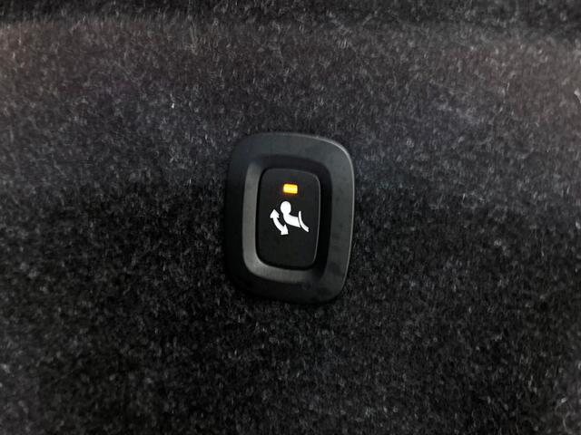 Volvo XC40 2.0 B4 Plus Dark