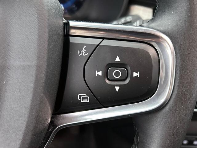 Volvo XC40 2.0 B4 Plus Dark