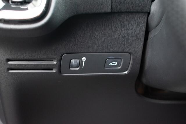 Volvo XC40 2.0 T4 AWD R-Design -Pano-H&K-Stoel/Stuur verw.-360 Camera-