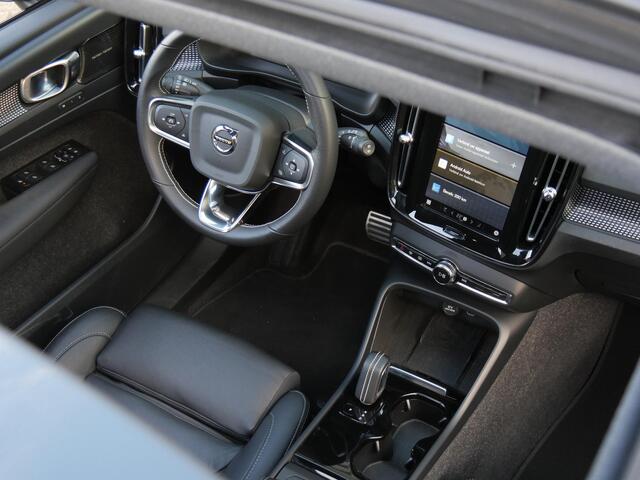 Volvo XC40 RECHARGE P8 AWD R-DESIGN/ PANORAMADAK/ LEER/ 360°CAMERA/ BLIS/