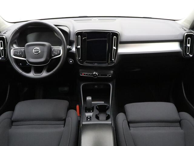 Volvo XC40 B4 211pk Automaat Business Pro / Panoramadak / El. Trekhaak / Verw. Voorruit / ACC / BLIS / Stoel + Stuurw. Verwarming / DAB / Lane Keeping Aid / Keyless / Noodreservewiel /