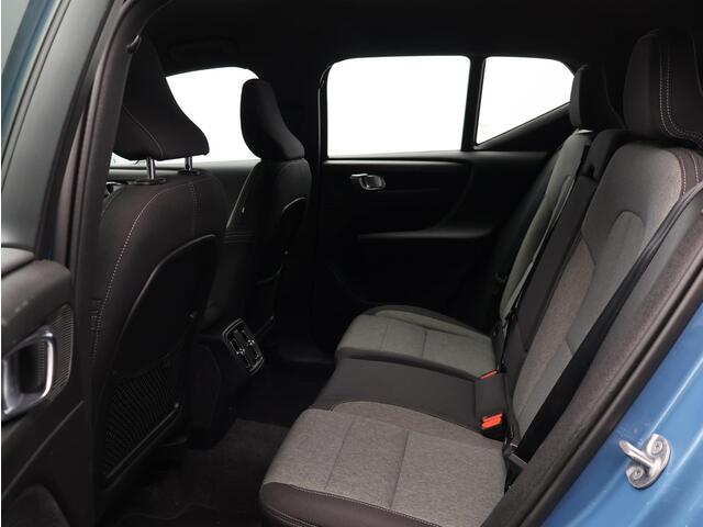 Volvo XC40 2.0 B4 Plus Dark / Trekhaak / Elektrische Stoelen / Harman Kardon / Stoel+Stuurverwarming / Adaptive Cruise / BLIS /