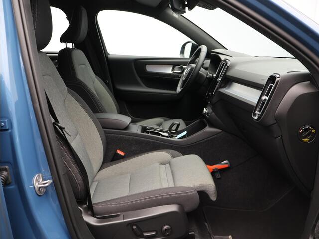 Volvo XC40 2.0 B4 Plus Dark / Trekhaak / Elektrische Stoelen / Harman Kardon / Stoel+Stuurverwarming / Adaptive Cruise / BLIS /