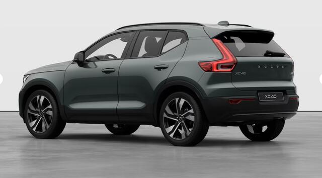 Volvo XC40 B4 Plus Dark l Verwarmbare voorruit l Visual Park Assist