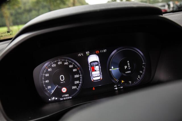 Volvo XC40 1.5 T4 Recharge R-Design Expression PANORAMADAK