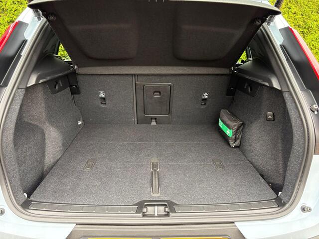 Volvo XC40 2.0 B4 Plus Dark