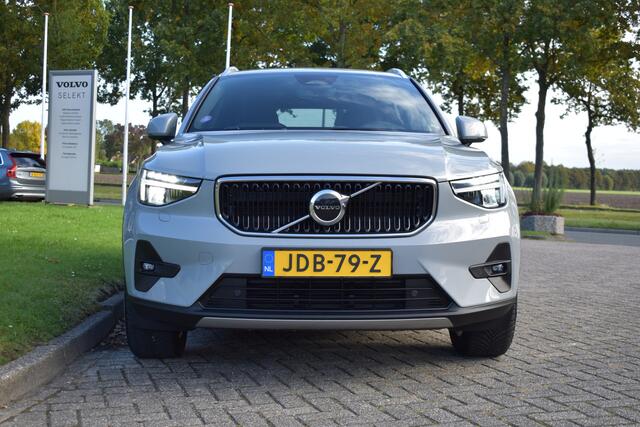 Volvo XC40 B4 211PK Automaat Core ACC | Trekhaak | Blis | All season | Camera | Stoelverwarming | Stuurverwarming