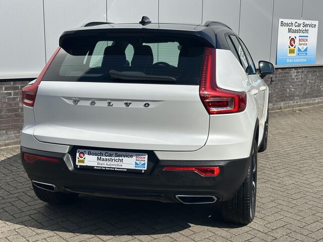 Volvo XC40 2.0 T4 AWD R-Design | Panoroma | 1. Eigenaar | Dealer onderhouden | Parelmoer Interesse, Proefrit? Bel of app met: 06-24 28 28 42