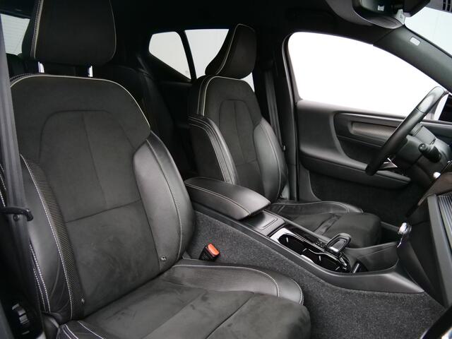 Volvo XC40 Recharge P8 408pk AWD R-Design Automaat Trekhaak / Stuurverwarming / Adaptive cruise