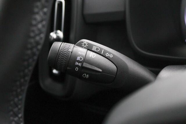 Volvo XC40 1.5 T2 Momentum Core | Navigatie | Parkeercamera