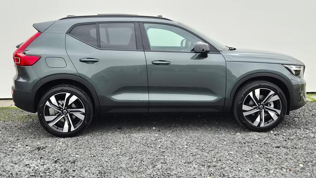 Volvo XC40 2.0 B3 Ultra Dark MY 2026 - 20" Wielen - Panorama dak - Lighting - H/K Audio - 360 Camera - Alarm - Climate - Privacy Glass - R980 interieur