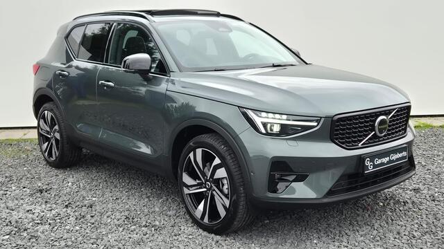 Volvo XC40 2.0 B3 Ultra Dark MY 2026 - 20" Wielen - Panorama dak - Lighting - H/K Audio - 360 Camera - Alarm - Climate - Privacy Glass - R980 interieur