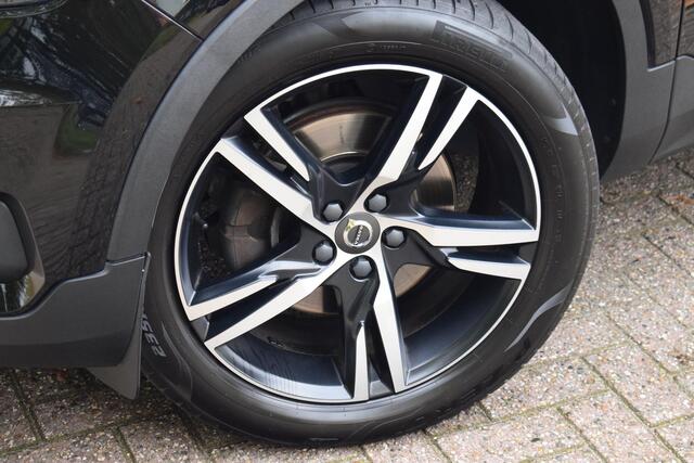 Volvo XC40 2.0 T5 AWD R-Design met Pano/Trekh/Harman/Camera